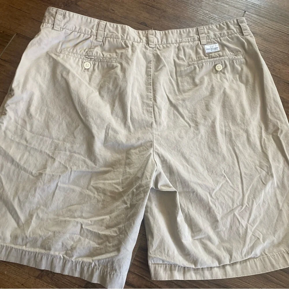 Vineyard Vines classic beige